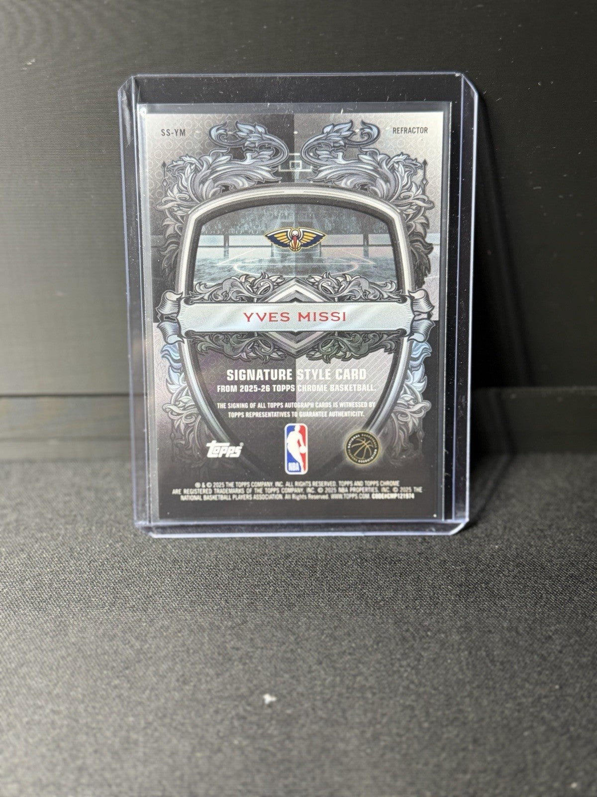 Topps 2025-26 Chrome Basketball Yves Missi Signature Style Refractor Auto SS-YM1