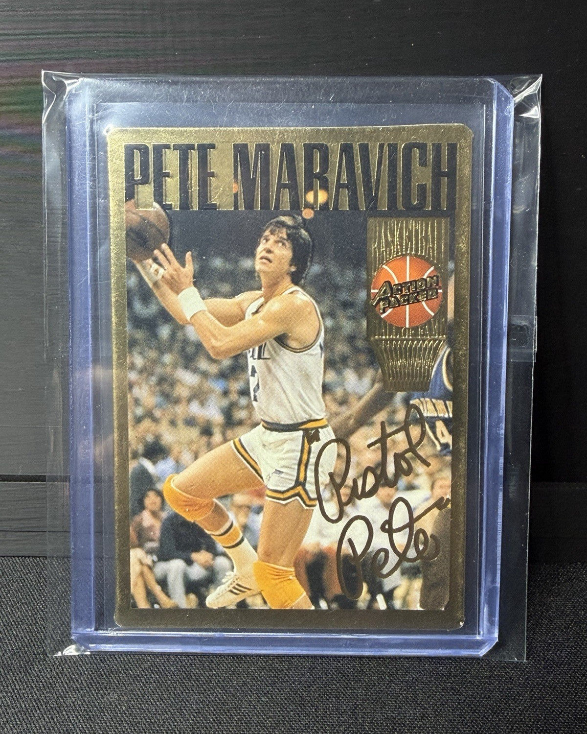 Action Packed 1994-95 Hall of Fame Pete Maravich Autographed #26 Basketball Card0